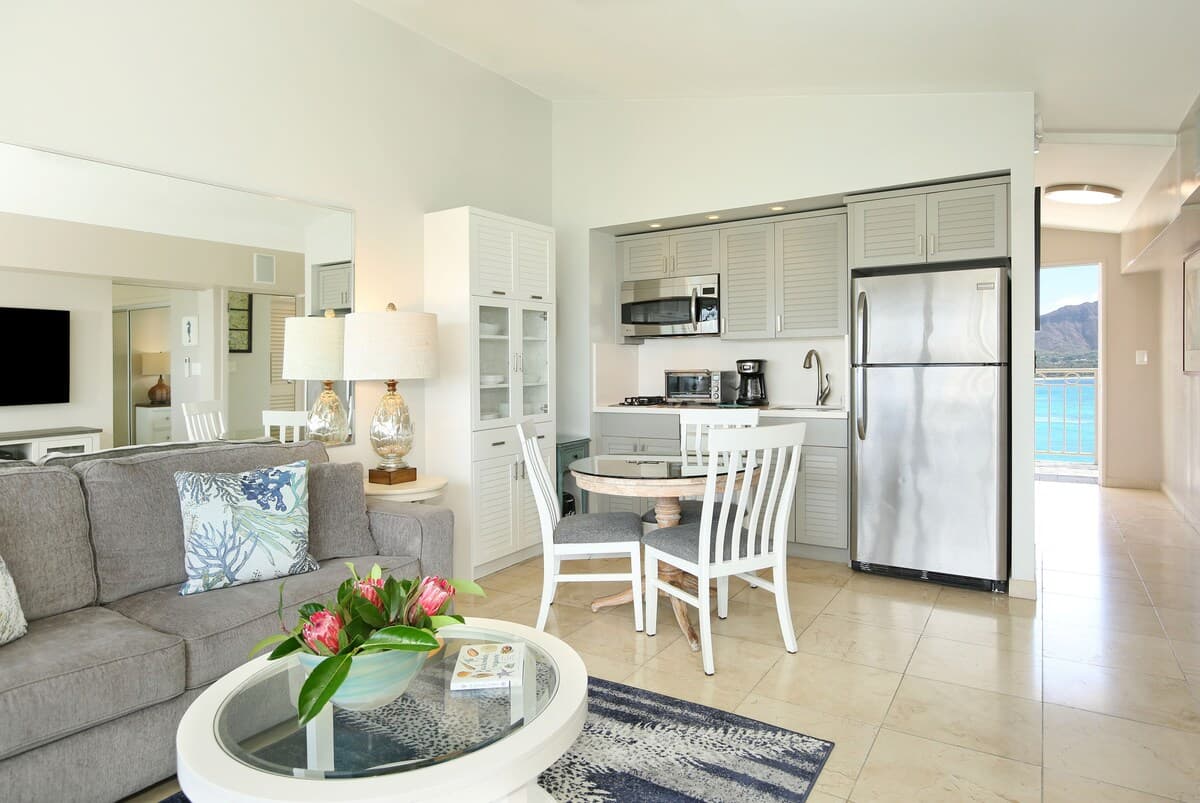 Condo in Honolulu · ★4.68 · 1 bedroom · 2 beds · 1 private bath - Photo 5