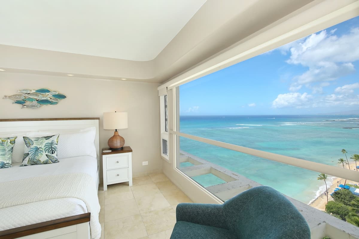 Condo in Honolulu · ★4.68 · 1 bedroom · 2 beds · 1 private bath - Photo 1