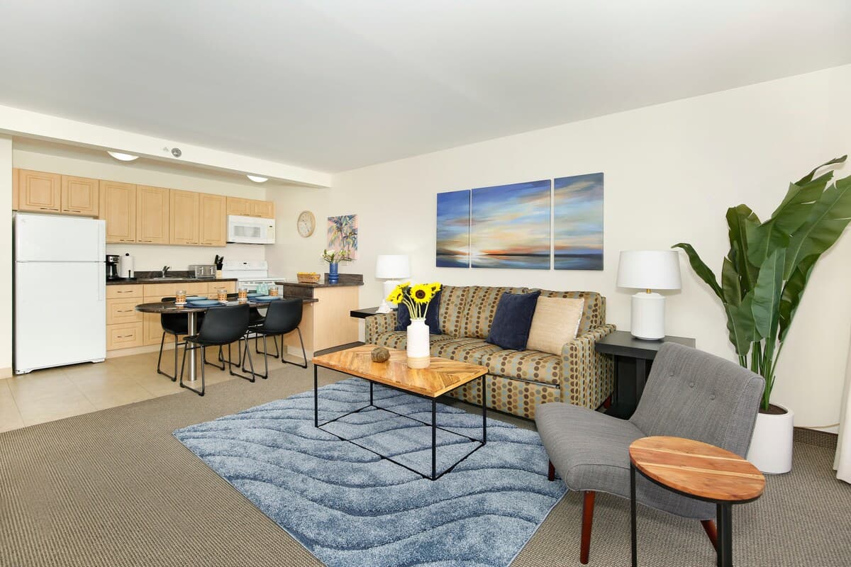 Condo in Honolulu · ★4.9 · 1 bedroom · 2 beds · 1 private bath - Photo 4