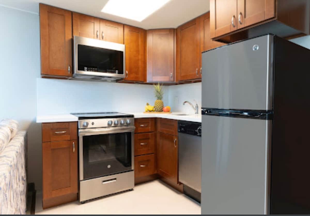 Resort in Honolulu · ★4.33 · 1 bedroom · 2 beds · 2 private baths - Photo 3
