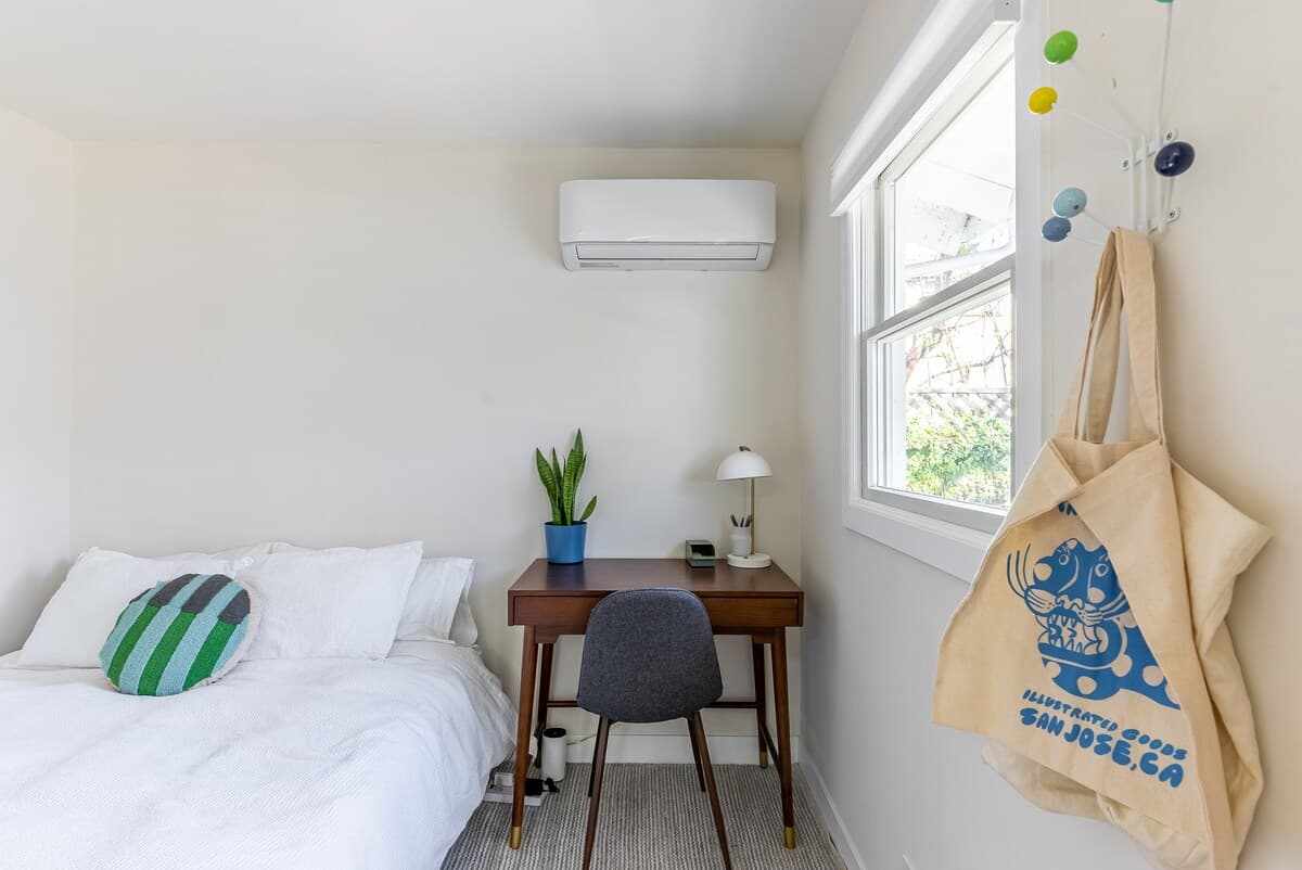 Cozy Eco Cottage, Walk to Stanford & Uni Ave - Photo 4