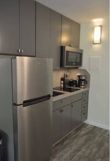 Condo in Kihei · ★4.9 · Studio · 2 beds · 1 private bath - Photo 5