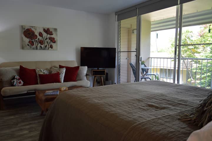 Condo in Kihei · ★4.9 · Studio · 2 beds · 1 private bath - Photo 3