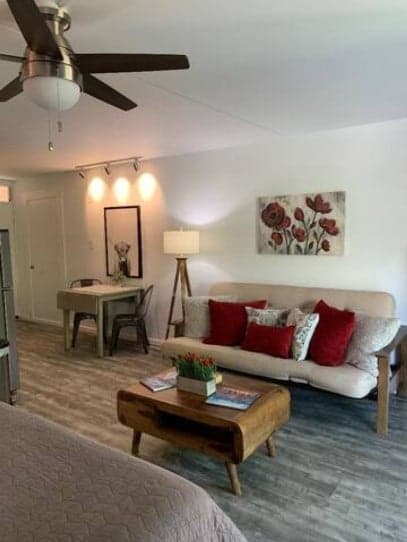 Condo in Kihei · ★4.9 · Studio · 2 beds · 1 private bath - Photo 2