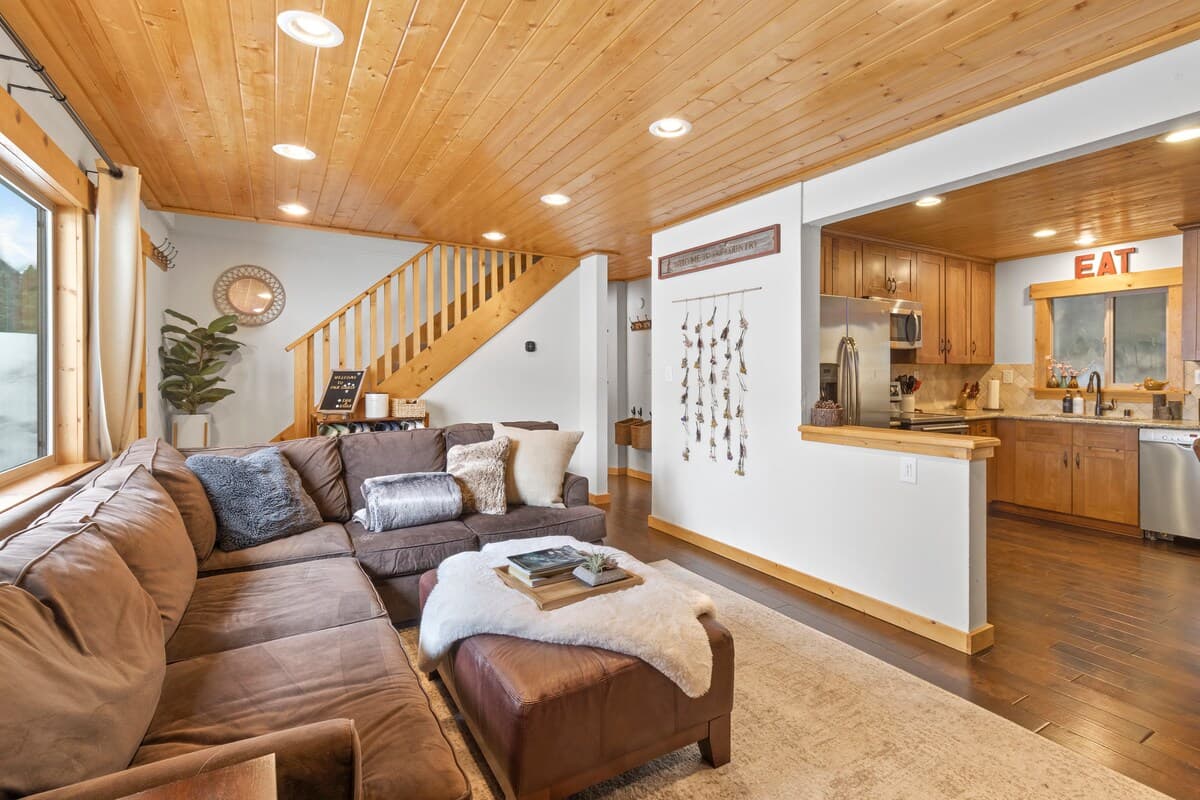 Forest Retreat Near Skiing & Lake Tahoe - Photo 2
