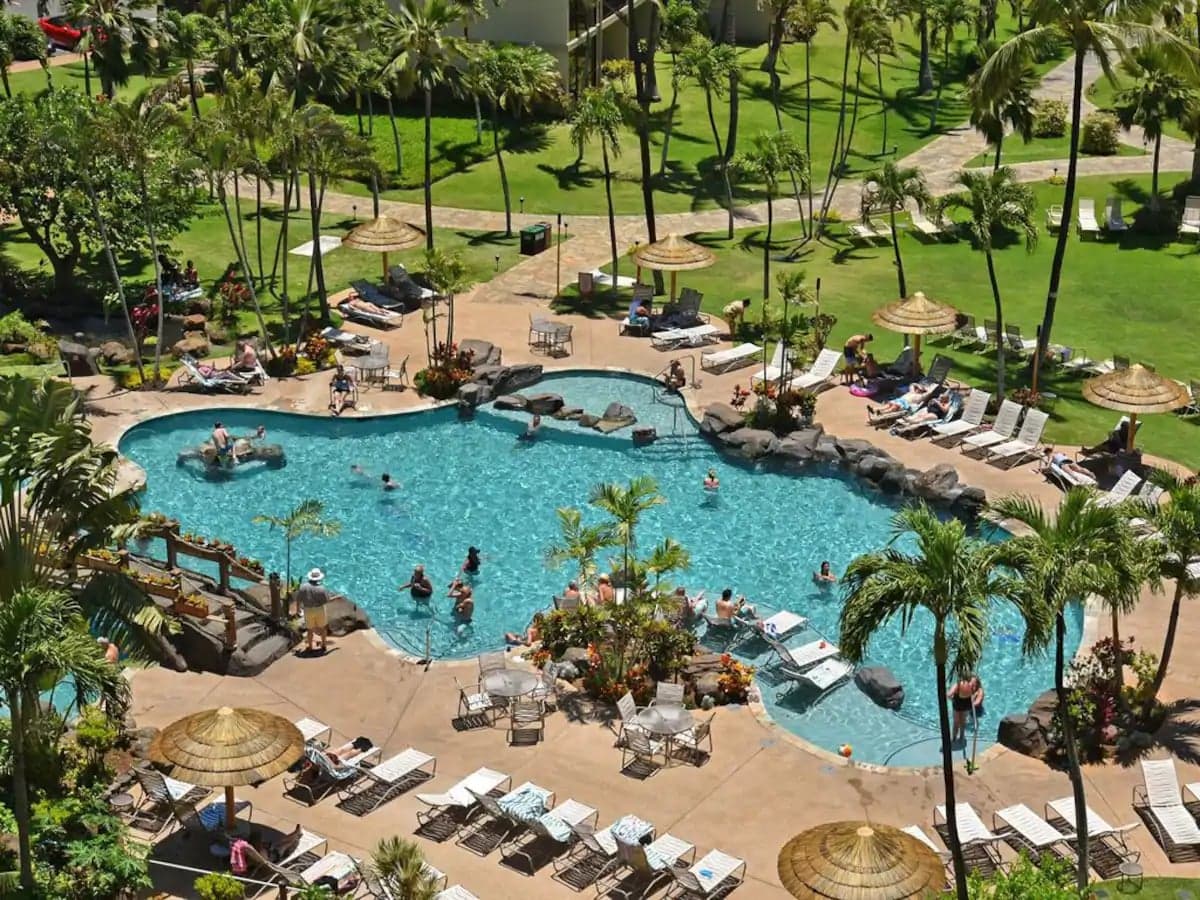 Condo in Lahaina · ★4.73 · 2 bedrooms · 4 beds · 2 baths - Photo 3
