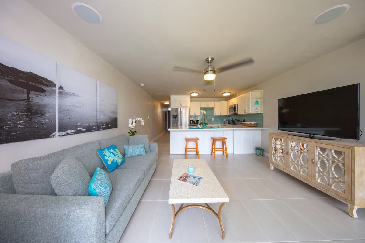Condo in Paia · ★4.86 · 1 bedroom · 2 beds · 1 private bath - Photo 2