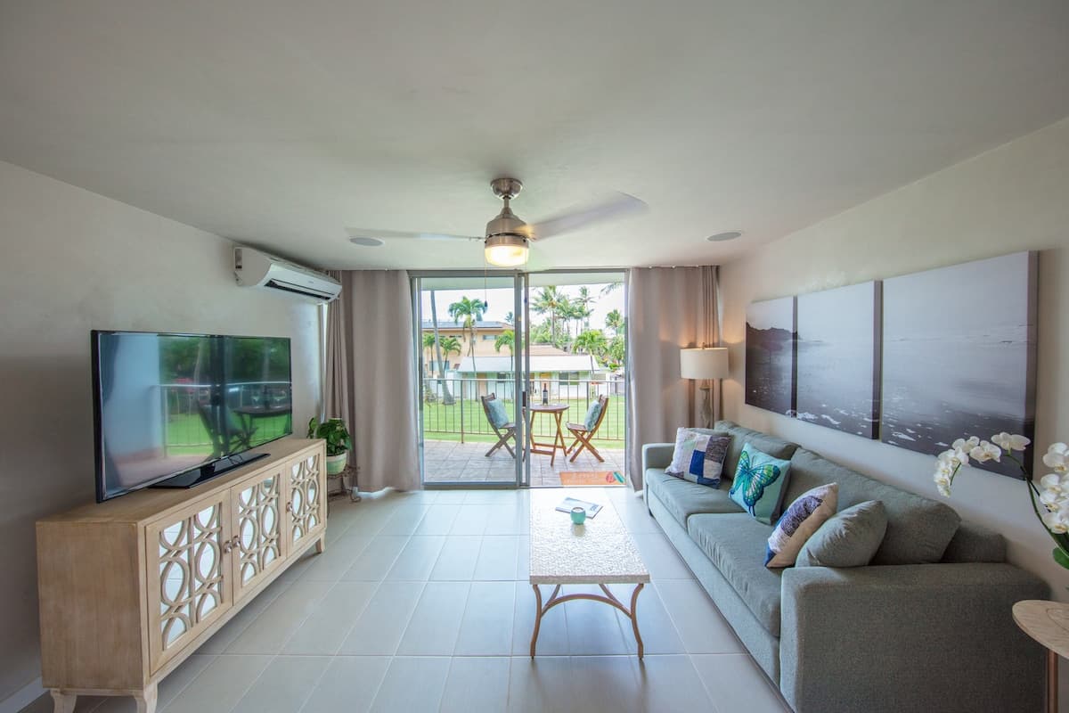 Condo in Paia · ★4.86 · 1 bedroom · 2 beds · 1 private bath - Photo 4