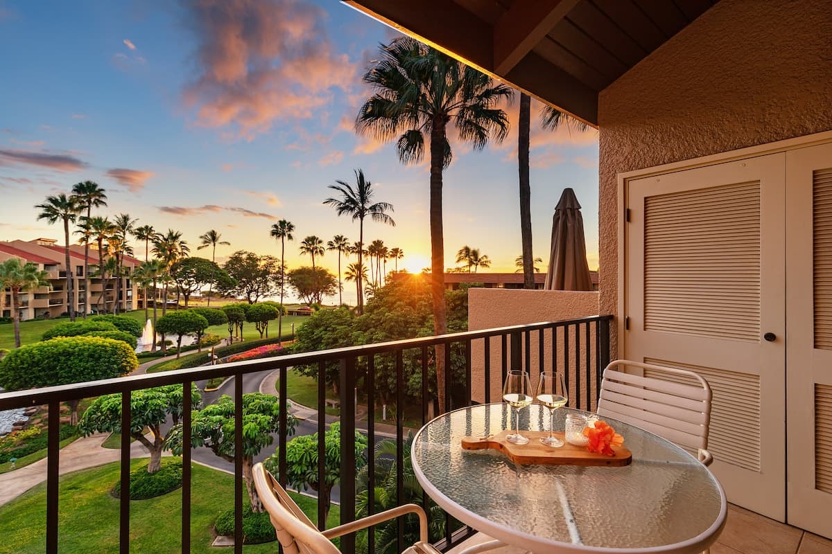 Condo in Kihei · ★4.82 · 2 bedrooms · 4 beds · 2 baths - Photo 1