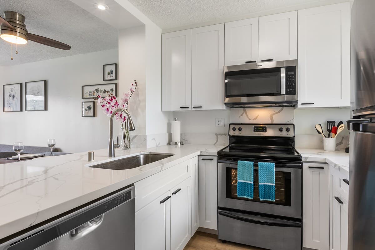 01 FREE Parking/10 min beach/2br-Waikiki/Ala Moana - Photo 4
