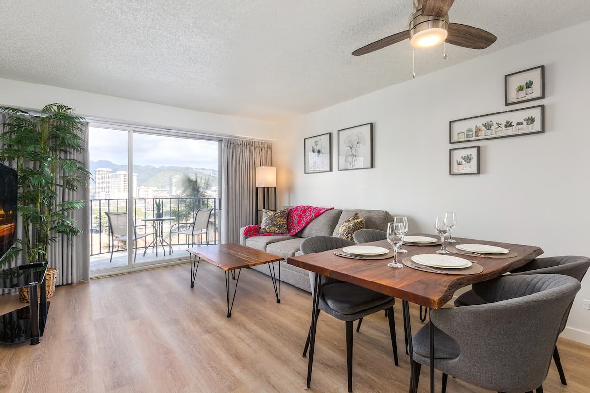 01 FREE Parking/10 min beach/2br-Waikiki/Ala Moana - Photo 1
