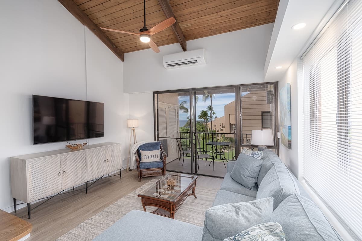 Condo in Kihei · ★4.96 · 2 bedrooms · 3 beds · 2 private baths - Photo 2