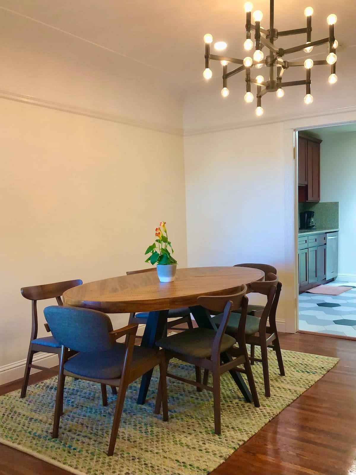 Newly renovated 4BR home near BART/MUNI - Photo 3