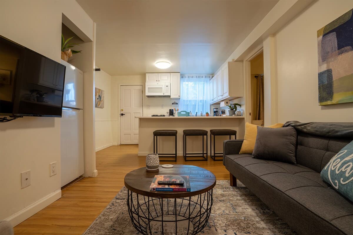 Private Parqueside Patio Suite - Photo 3