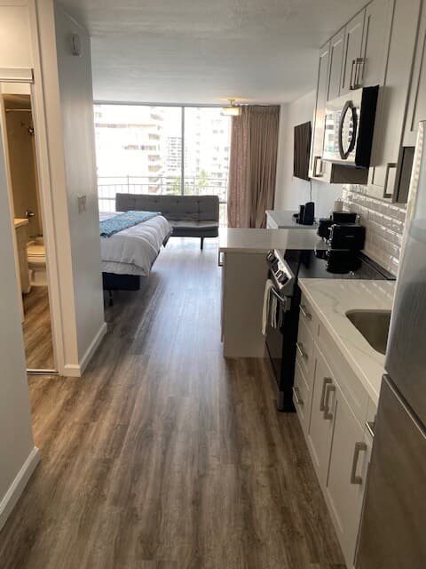 Condo in Honolulu · ★4.75 · Studio · 1 bed · 1 private bath - Photo 2