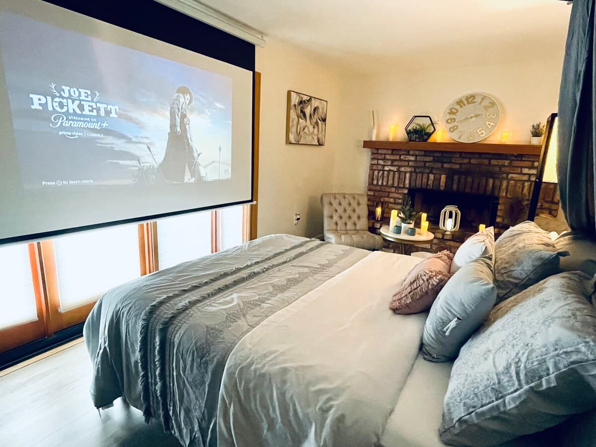 Spacious/Safe Pvt Studio/Projector/free parking - Photo 2