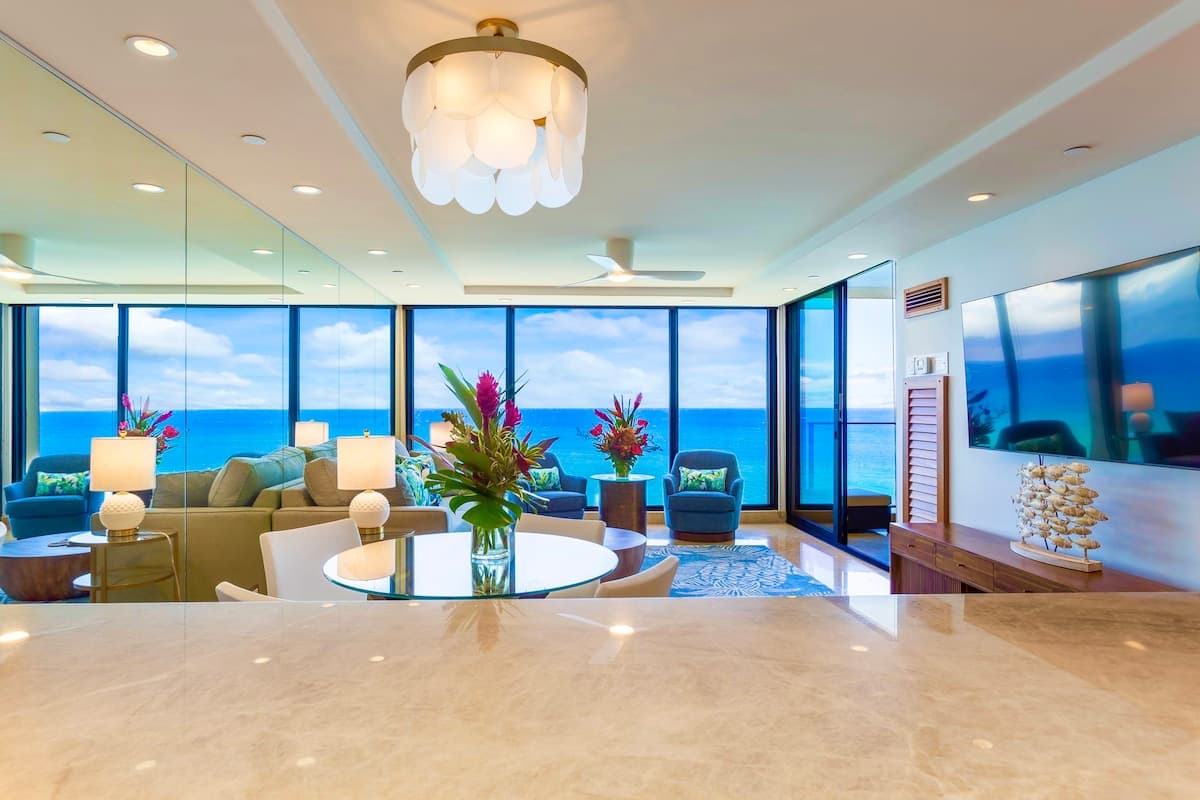 Condo in Lahaina · ★4.98 · 1 bedroom · 2 beds · 1 bath - Photo 3