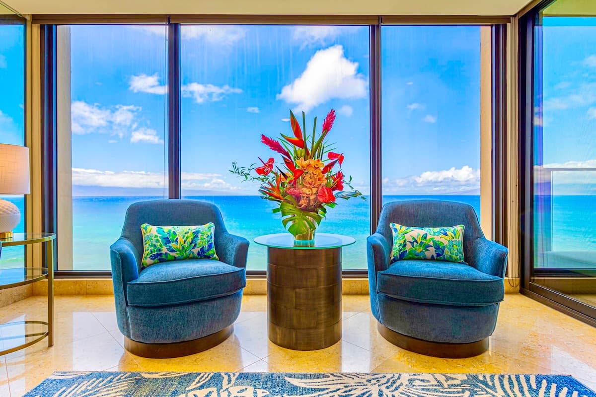 Condo in Lahaina · ★4.98 · 1 bedroom · 2 beds · 1 bath - Photo 1