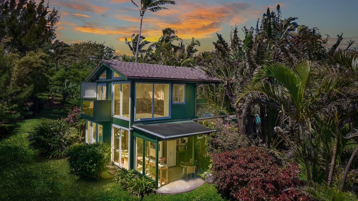 Cabin in Maui County · ★4.97 · 1 bedroom · 3 beds · 1.5 baths - Photo 5