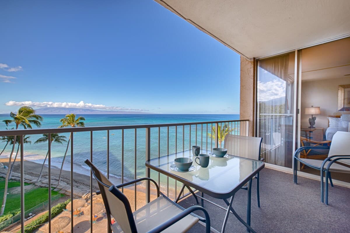 Condo in Lahaina · ★4.95 · 1 bedroom · 1 bed · 1 shared bath - Photo 2