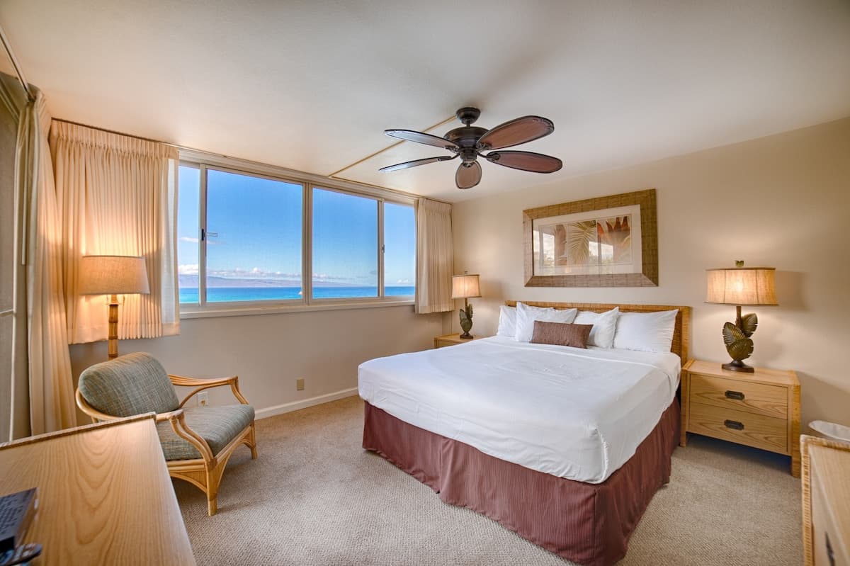 Condo in Lahaina · ★4.95 · 1 bedroom · 1 bed · 1 shared bath - Photo 3