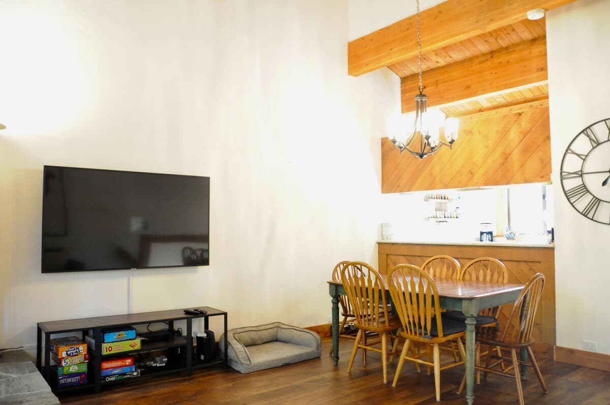 Pet-Friendly Condo Steps from Village & Shuttle - Photo 5