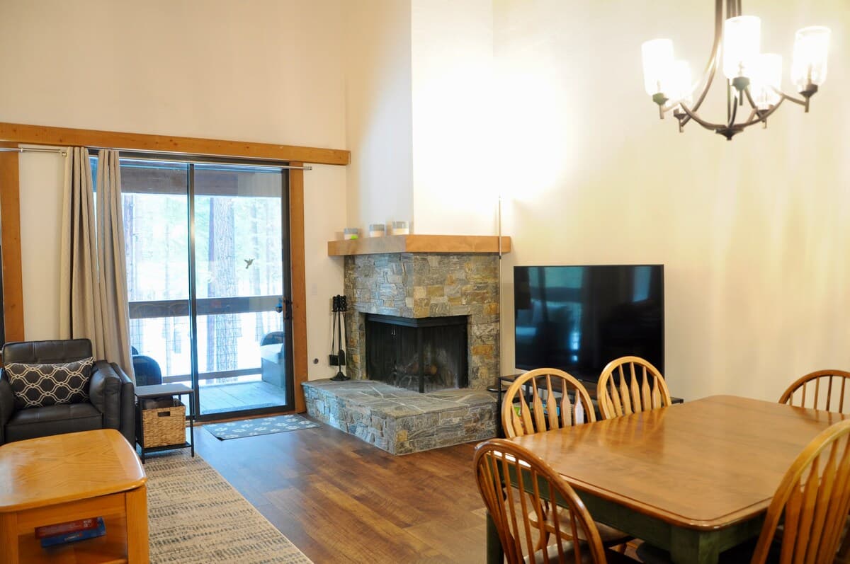 Pet-Friendly Condo Steps from Village & Shuttle - Photo 2