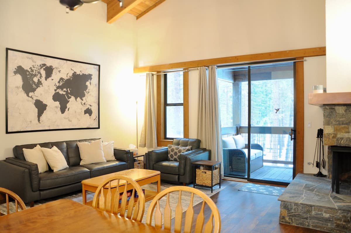 Pet-Friendly Condo Steps from Village & Shuttle - Photo 1