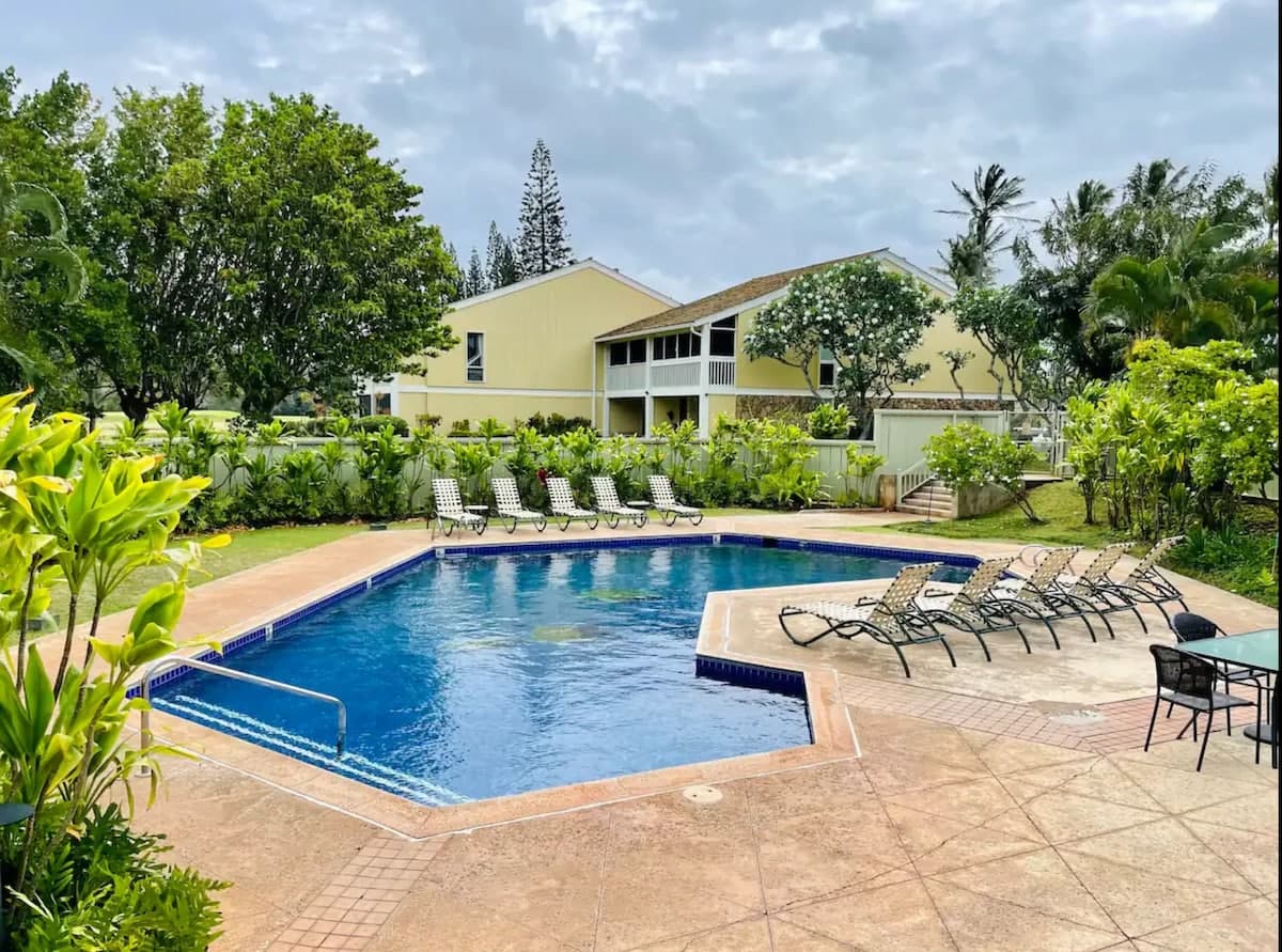 Condo in Kahuku · ★4.92 · 3 bedrooms · 4 beds · 2 private baths - Photo 2