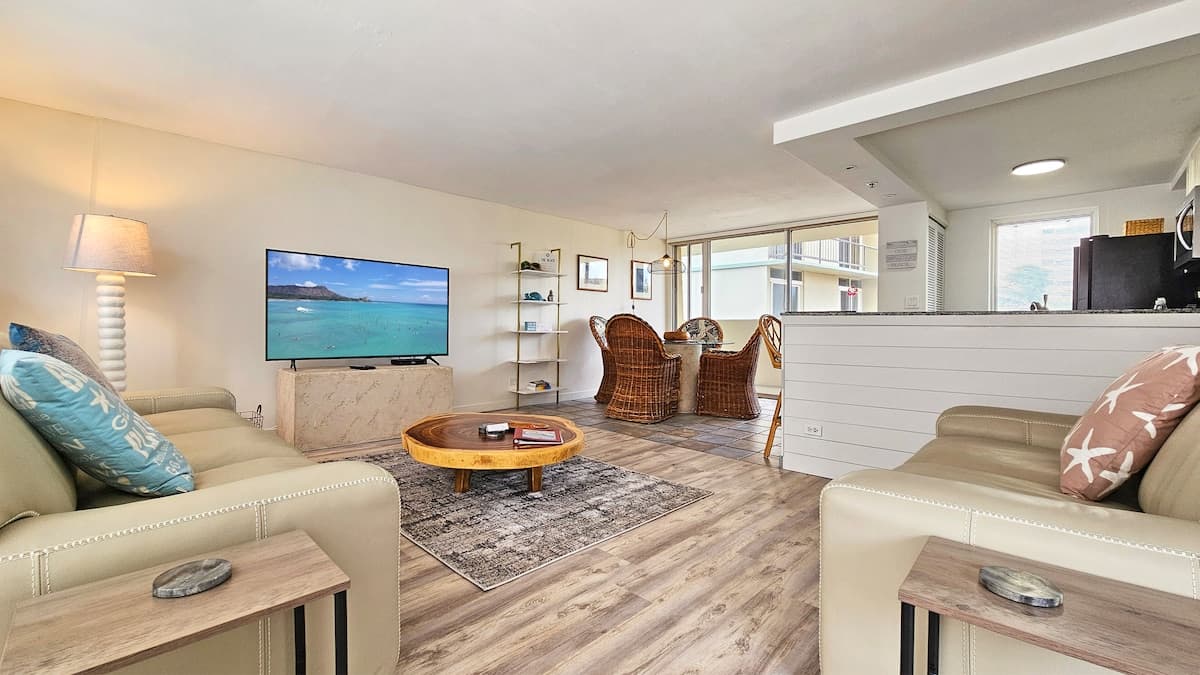 DHBH 601, 2 Bedroom Oceanfront condo - Photo 4