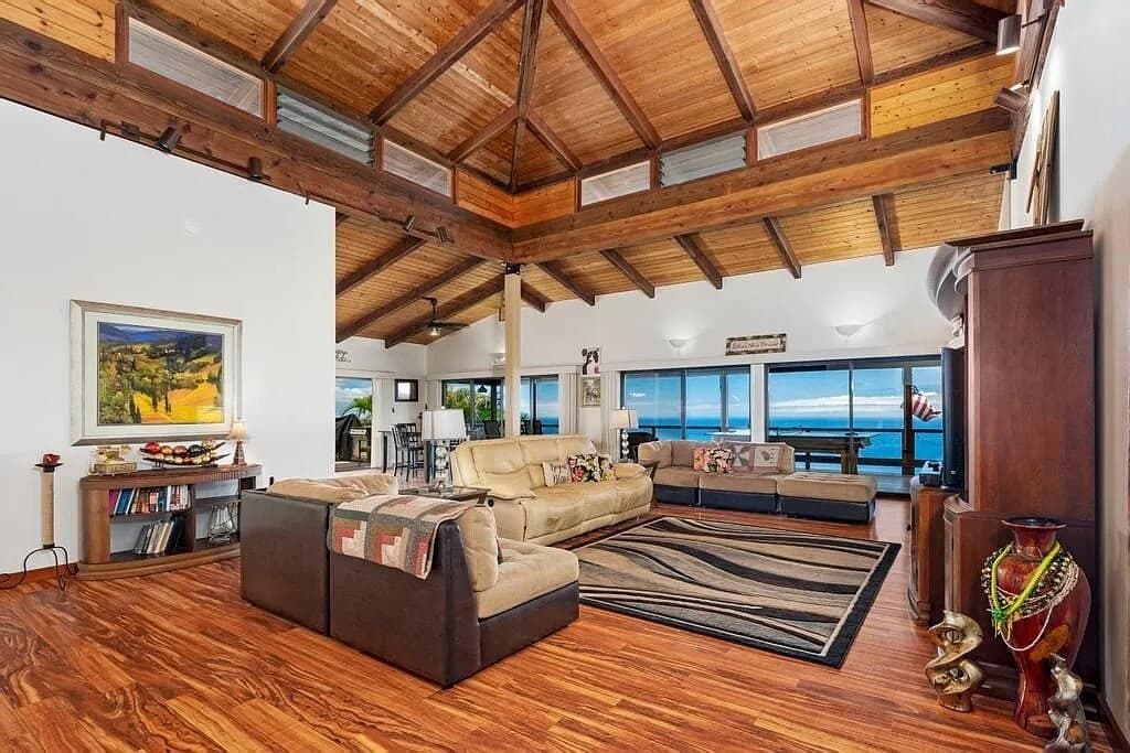Home in Captain Cook · ★4.99 · 2 bedrooms · 2 beds · 2.5 baths - Photo 2