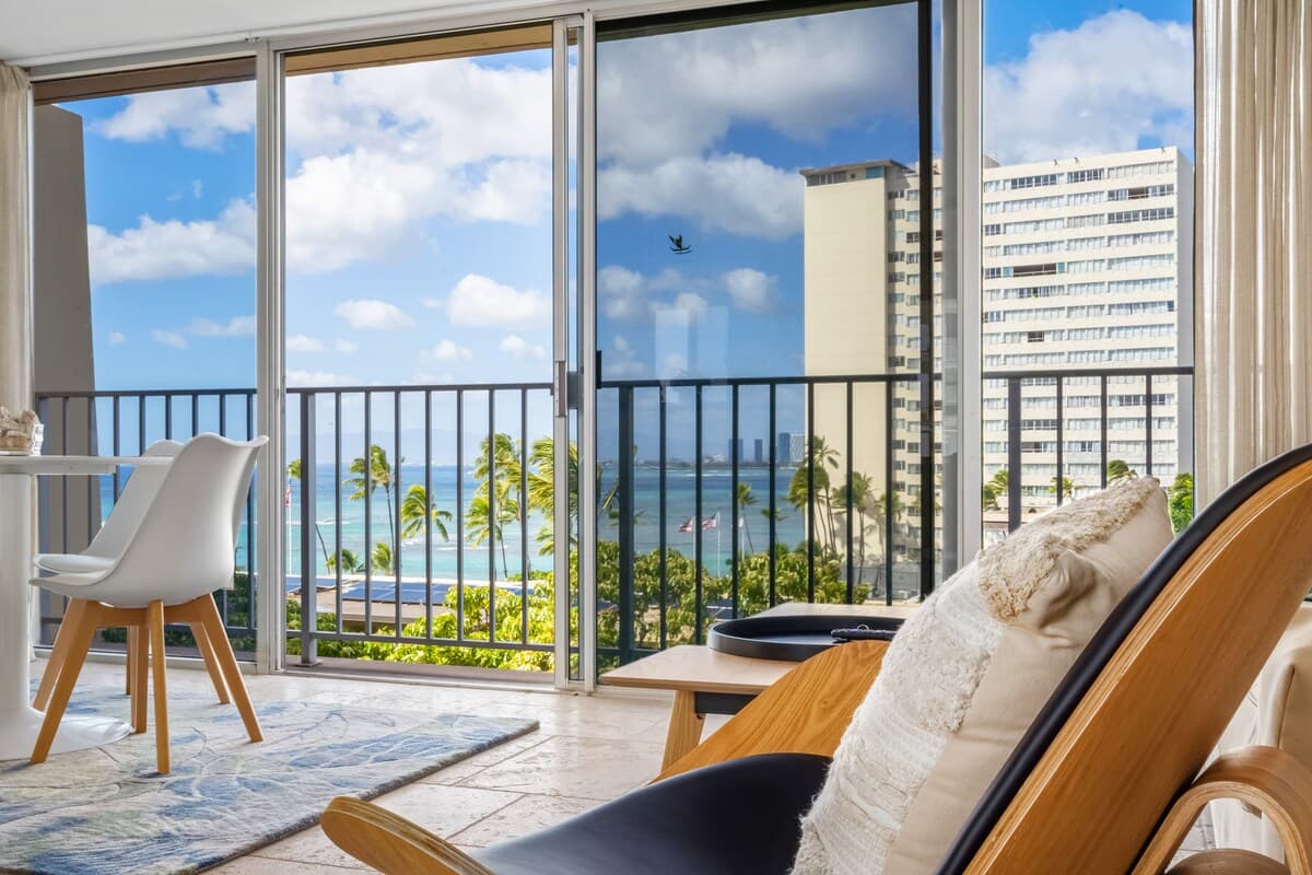 DHBH 803 1 Bedroom with Great Views, Kitchen & Den - Photo 4