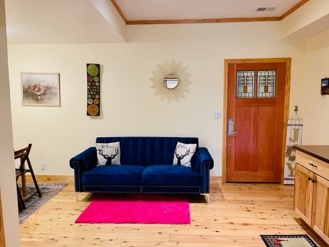 Steps to Golden Gate Park, renovated 2BR with yard - Photo 3