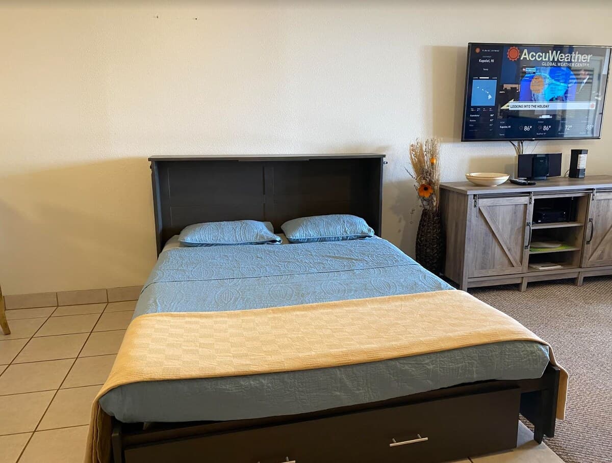 Condo in Kihei · ★4.84 · 1 bedroom · 3 beds · 2 baths - Photo 2