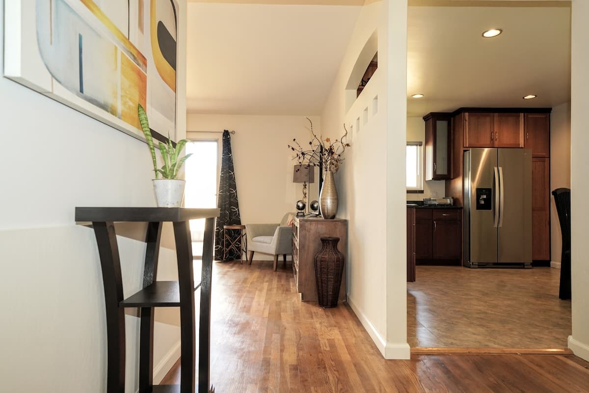 Spacious Family Home Near Silicon Valley - Photo 4