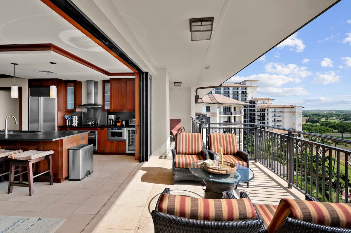 Condo in Kapolei · ★4.98 · 3 bedrooms · 4 beds · 3 private baths - Photo 3