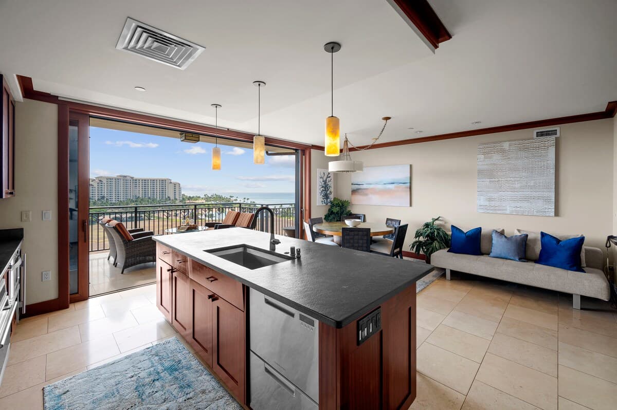 Condo in Kapolei · ★4.98 · 3 bedrooms · 4 beds · 3 private baths - Photo 5
