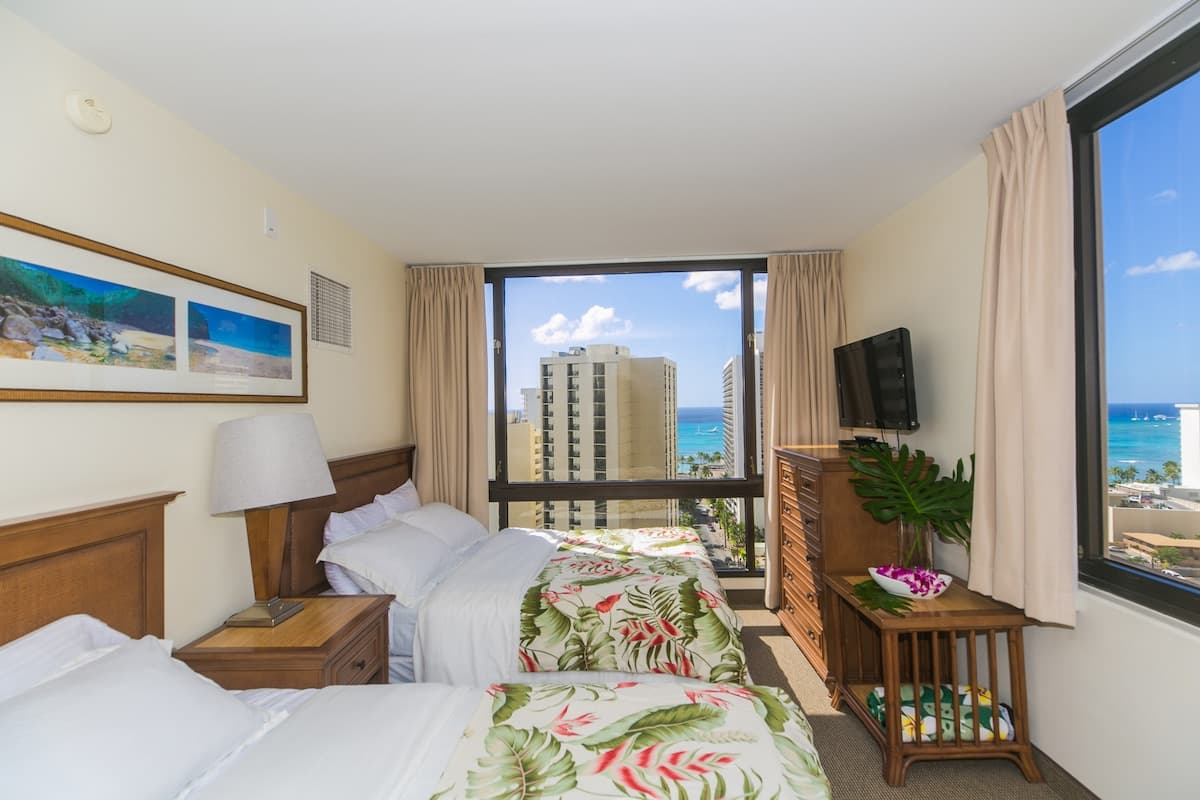 5 Min Walk to Beach, Kitchen, $0 Cleaning/Parking - Photo 1