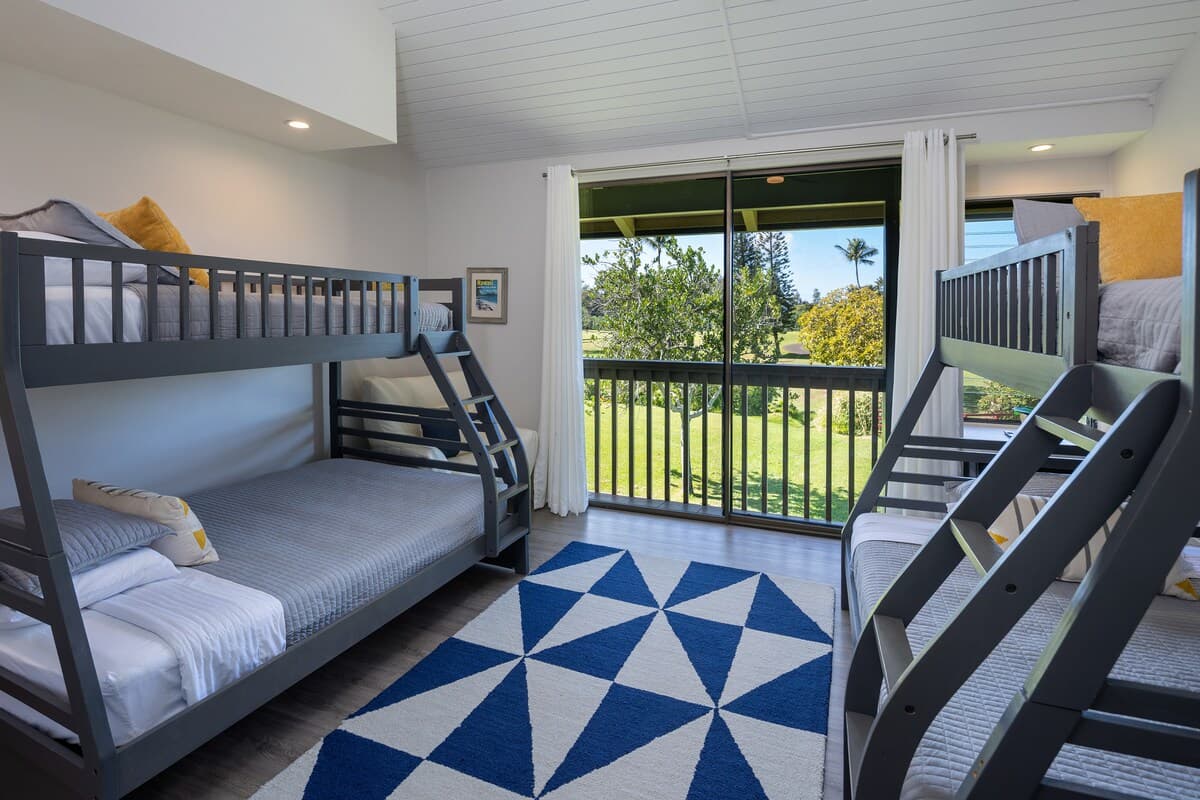 Condo in Kahuku · ★5.0 · 3 bedrooms · 6 beds · 2 private baths - Photo 3