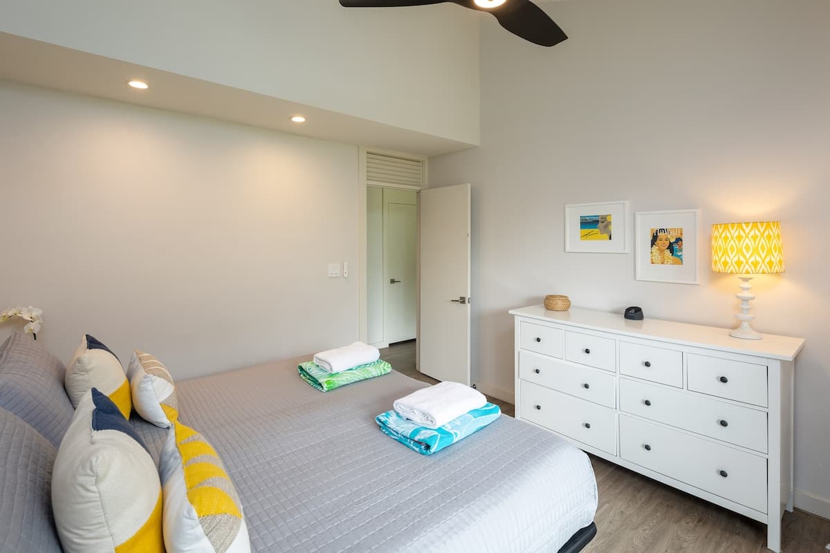 Condo in Kahuku · ★5.0 · 3 bedrooms · 6 beds · 2 private baths - Photo 2