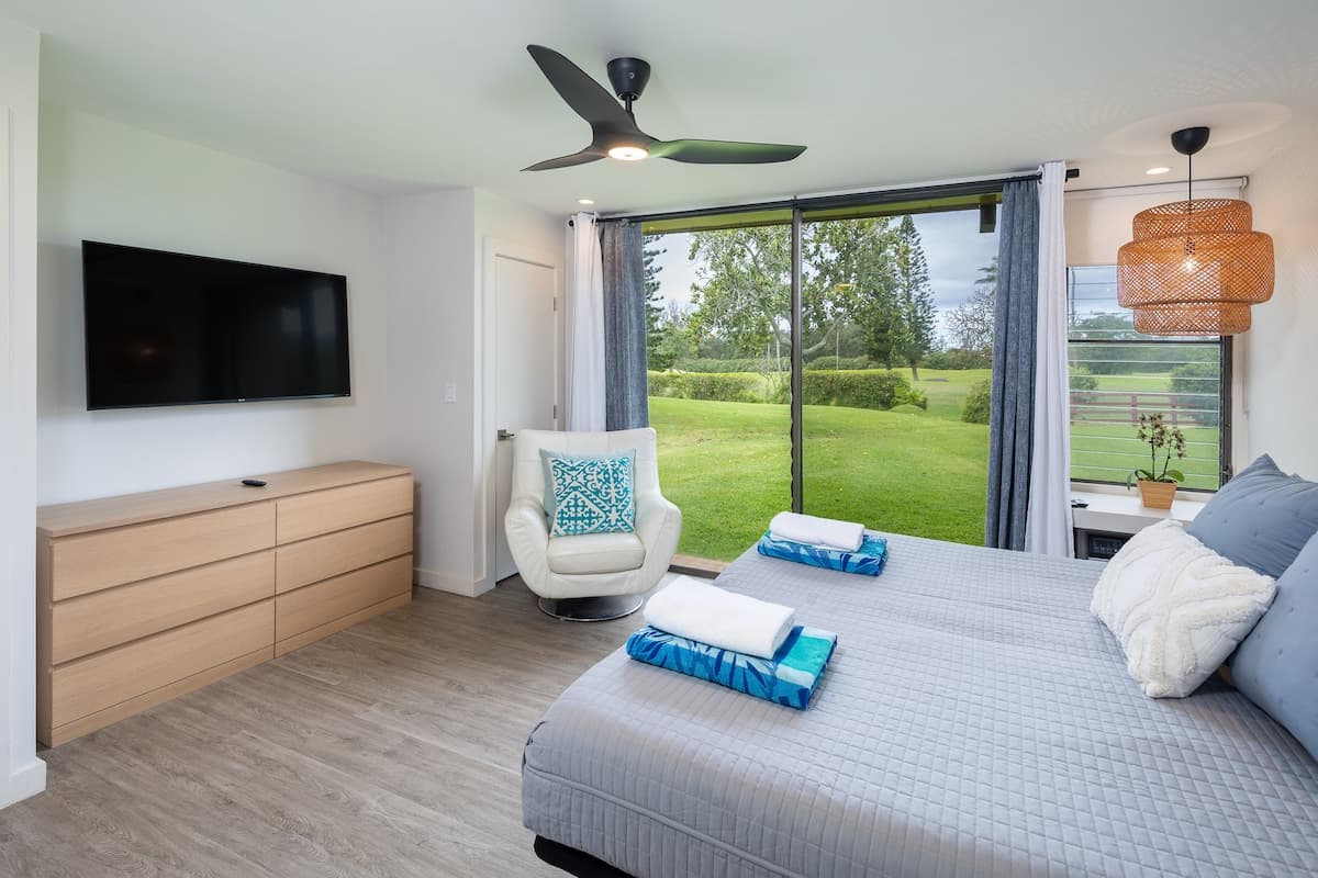 Condo in Kahuku · ★5.0 · 3 bedrooms · 6 beds · 2 private baths - Photo 1