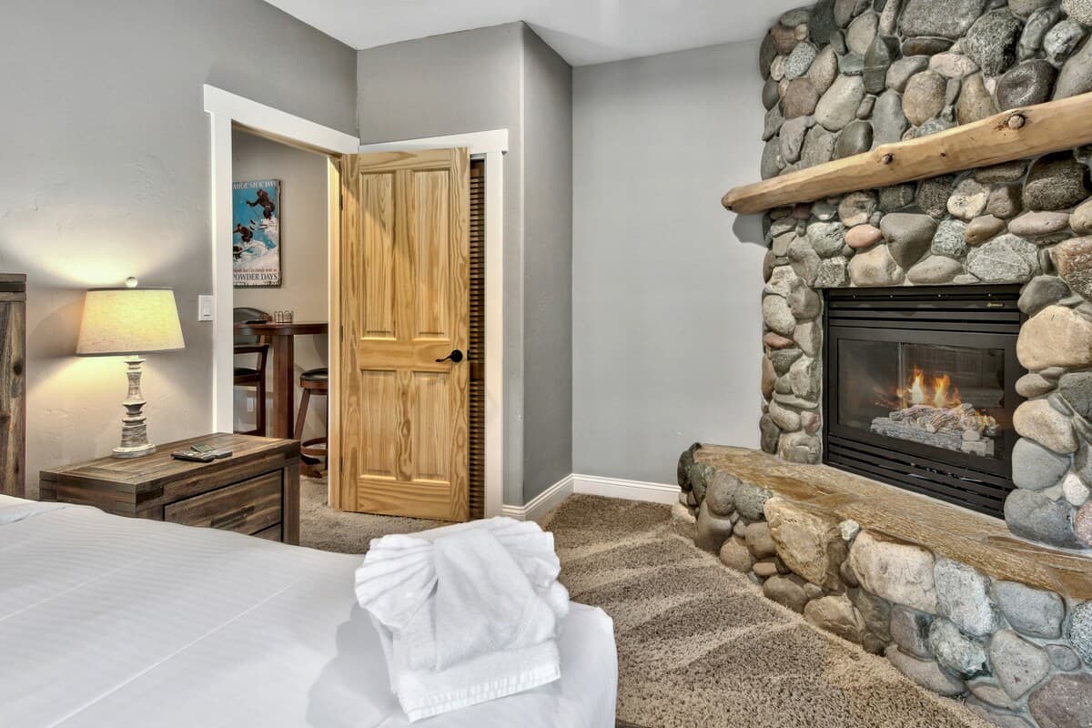 Log cabin with hot tub, trail access & pool - Photo 2