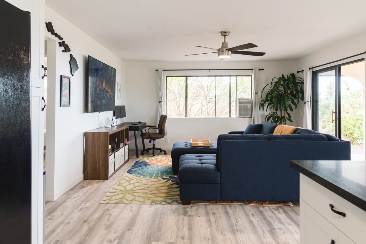 Home in Kailua-Kona · ★5.0 · 2 bedrooms · 2 beds · 1 bath - Photo 3