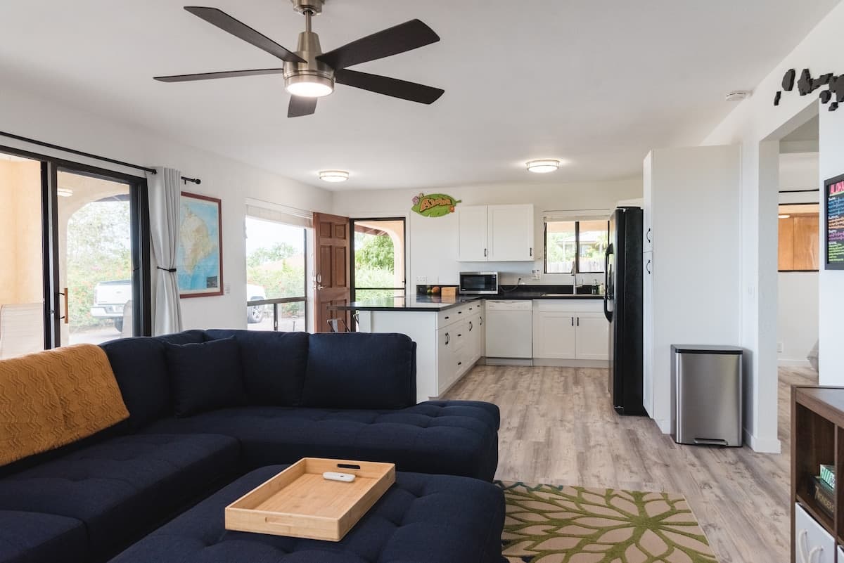 Home in Kailua-Kona · ★5.0 · 2 bedrooms · 2 beds · 1 bath - Photo 1