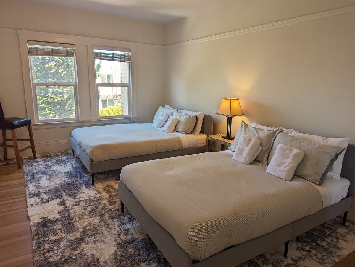 Sunny Noe Valley Flat with Rose Garden Views - Photo 5