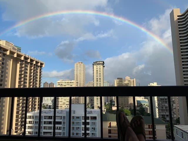 Condo in Honolulu · ★4.7 · 2 bedrooms · 2 beds · 2 private baths - Photo 1
