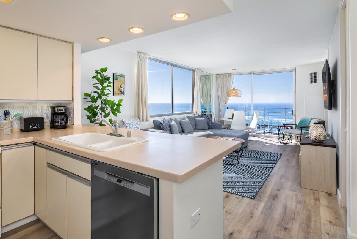 Ilikai Collection # 12. Corner Oceanfront condo ! - Photo 5