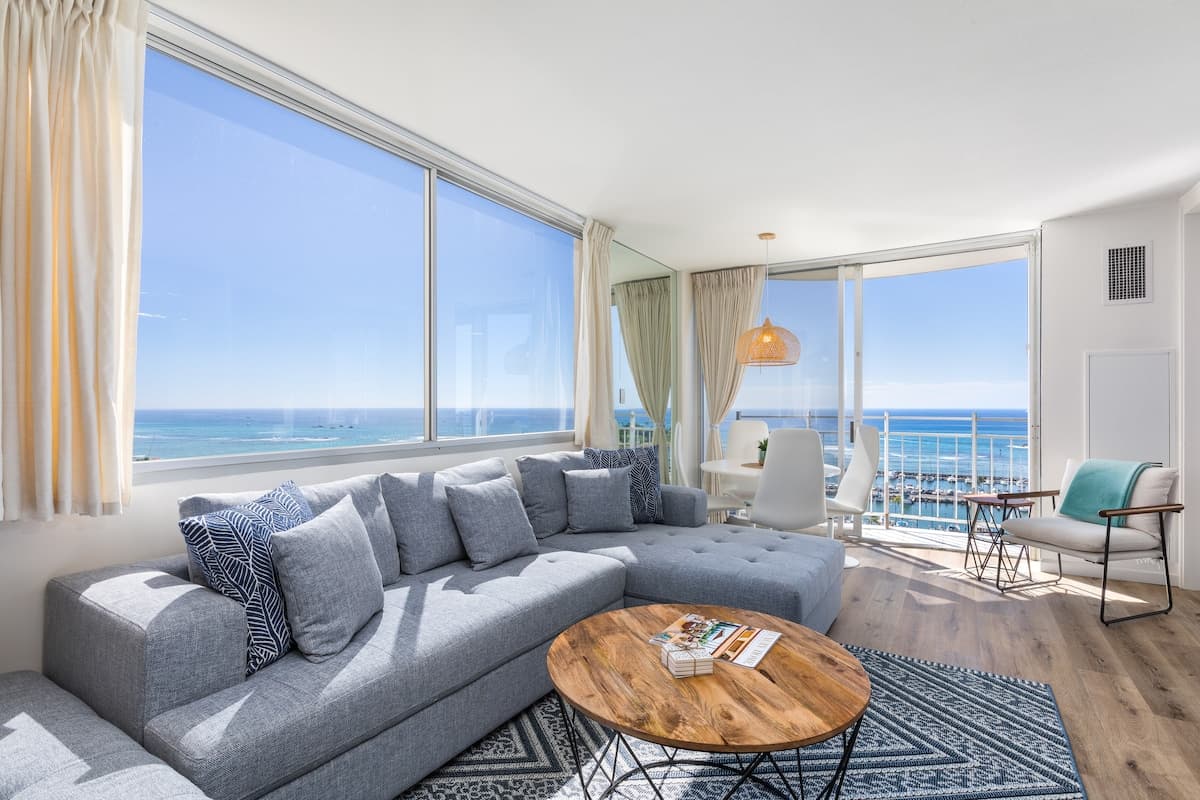 Ilikai Collection # 12. Corner Oceanfront condo ! - Photo 4
