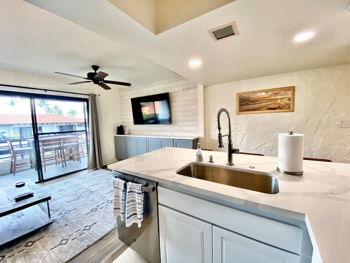 Condo in Kailua-Kona · ★4.96 · 1 bedroom · 2 beds · 1 bath - Photo 3