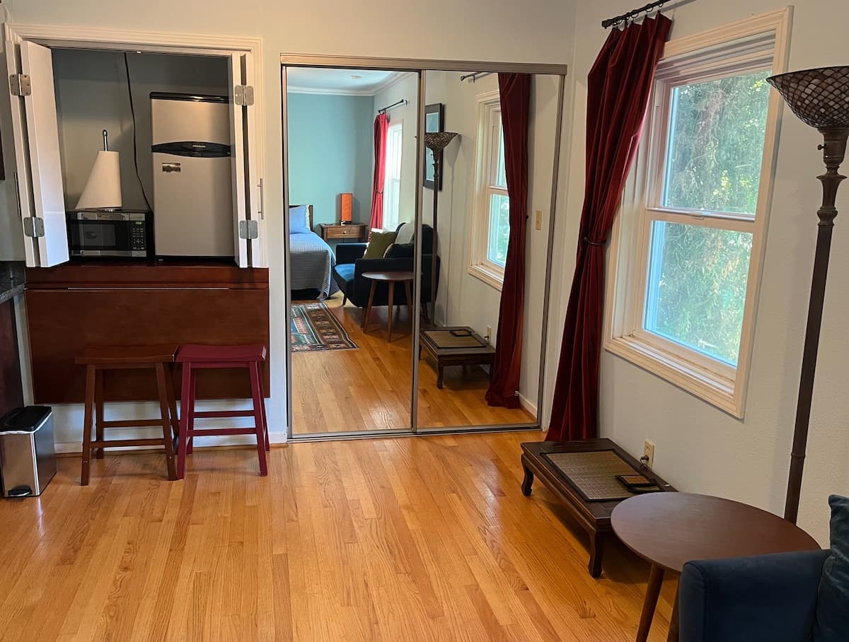 Private Bay-View Studio with Kitchenette - Photo 4